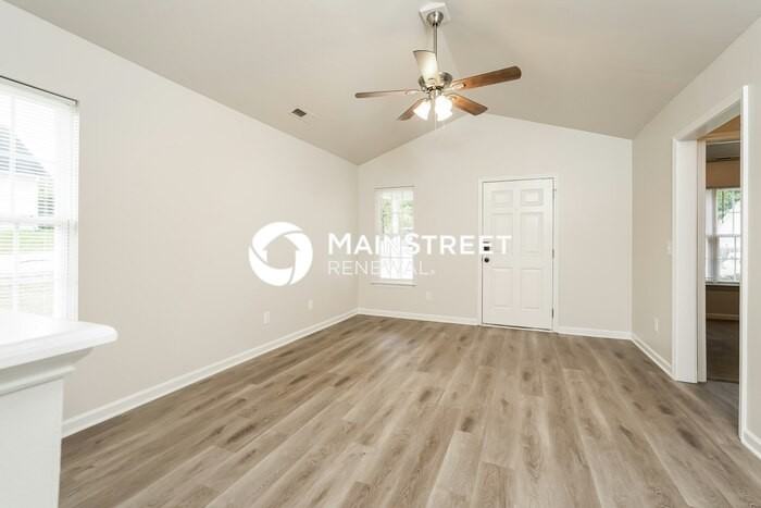 2731 Lomond St - Photo 3 of 16
