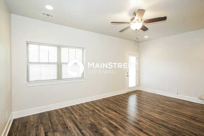 136 Hartsville Ct - Photo 5 of 17