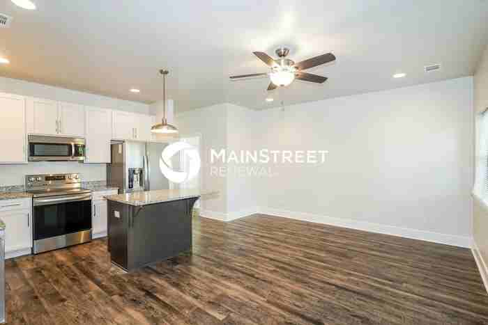 136 Hartsville Ct - Photo 6 of 17