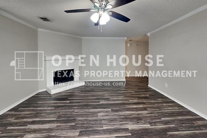 733 Tuscany Trl - Photo 4 of 20