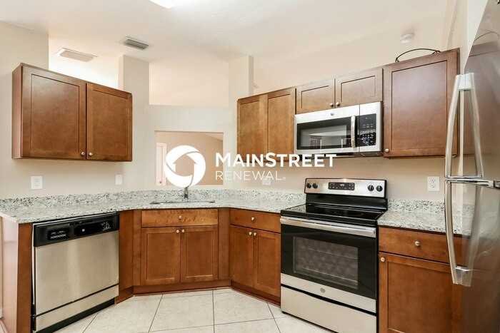 721 Nw Douglas Cir - Photo 7 of 16