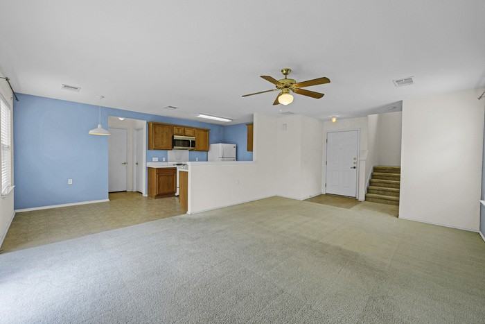 5509 Bentsen Ln - Photo 6 of 19