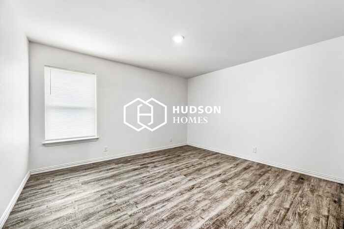 1601 Hays St - Photo 7 of 14