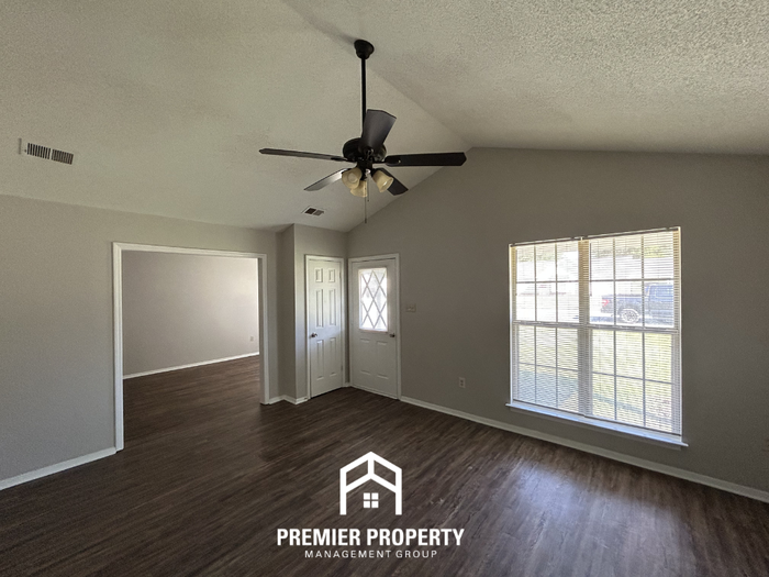 4174 Highgate Dr - Photo 4 of 12