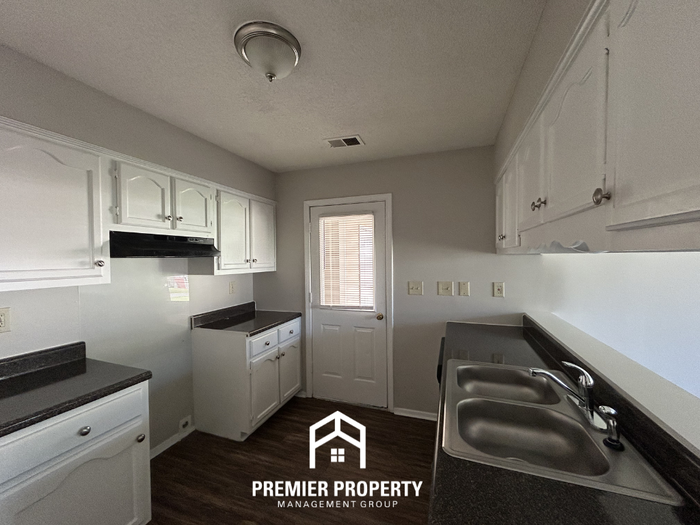 4174 Highgate Dr - Photo 5 of 12