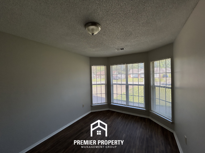 4174 Highgate Dr - Photo 6 of 12
