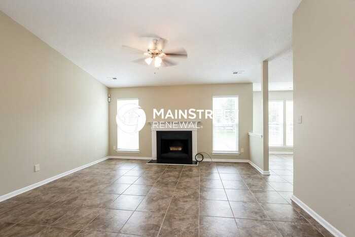13031 Planters Row Dr - Photo 4 of 16
