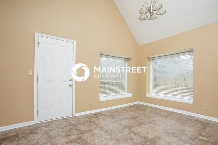 3783 Chapel Hill Rd - Photo 4 of 15