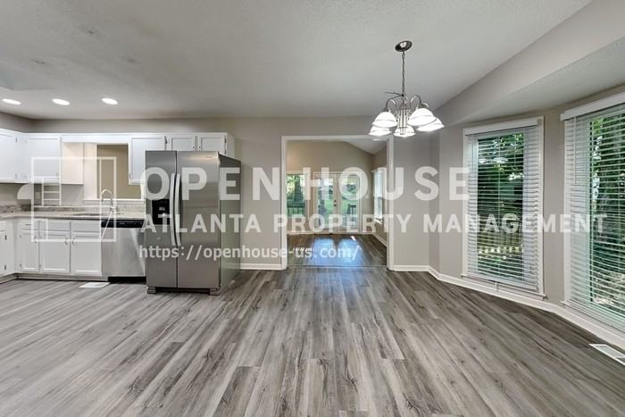 323 Sumer Ln N - Photo 7 of 20