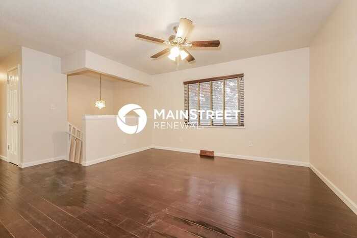 113 Se Rockwood St - Photo 4 of 17
