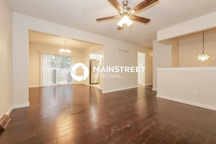 113 Se Rockwood St - Photo 5 of 17
