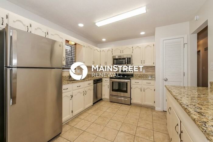 113 Se Rockwood St - Photo 7 of 17