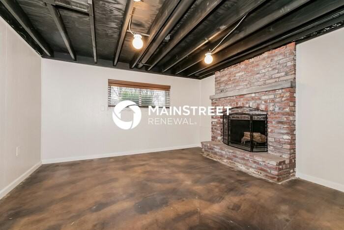 113 Se Rockwood St - Photo 7 of 17
