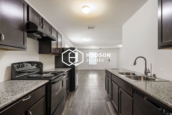 4303 Jamaica St - Photo 6 of 14