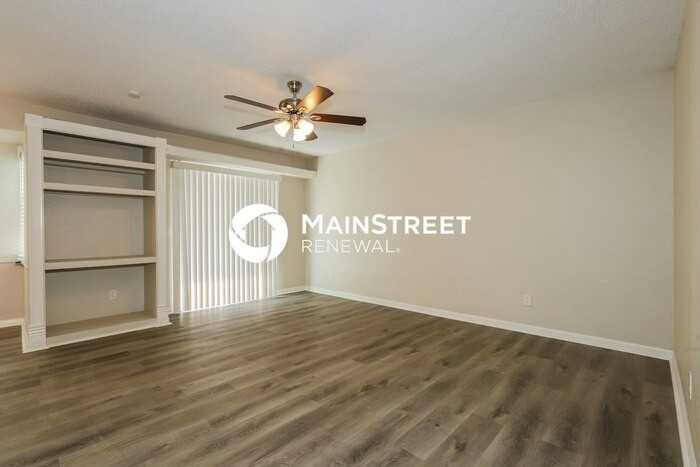 1114 Park St - Photo 3 of 18