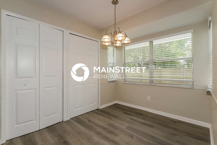 1114 Park St - Photo 5 of 18