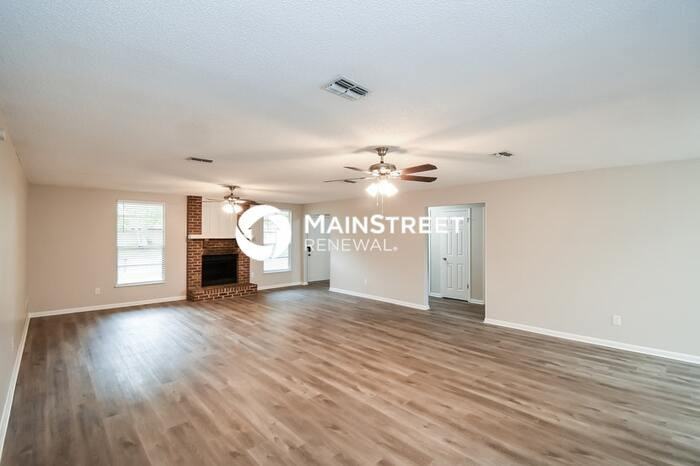 1114 Park St - Photo 6 of 18