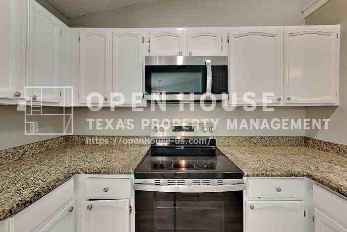 407 Rosemary Ln - Photo 6 of 20