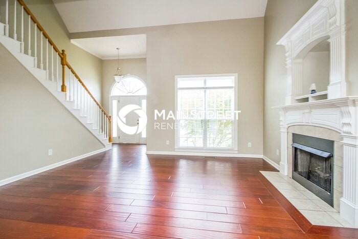 2806 Waywood Dr - Photo 2 of 15