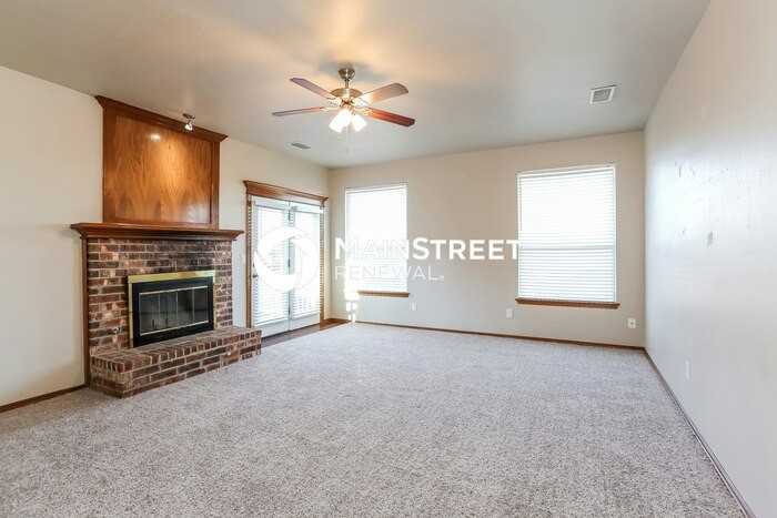 1801 Pennington Cir - Photo 4 of 17
