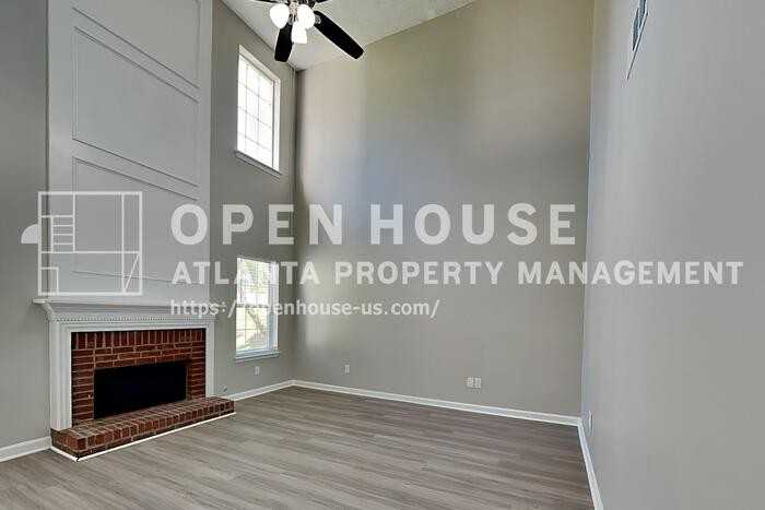 1618 Sparrow Wood Ln Sw - Photo 4 of 20