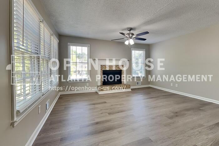 2994 Brooks Dr - Photo 4 of 21