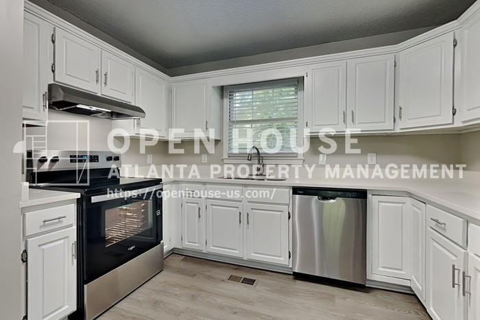 2994 Brooks Dr - Photo 6 of 21