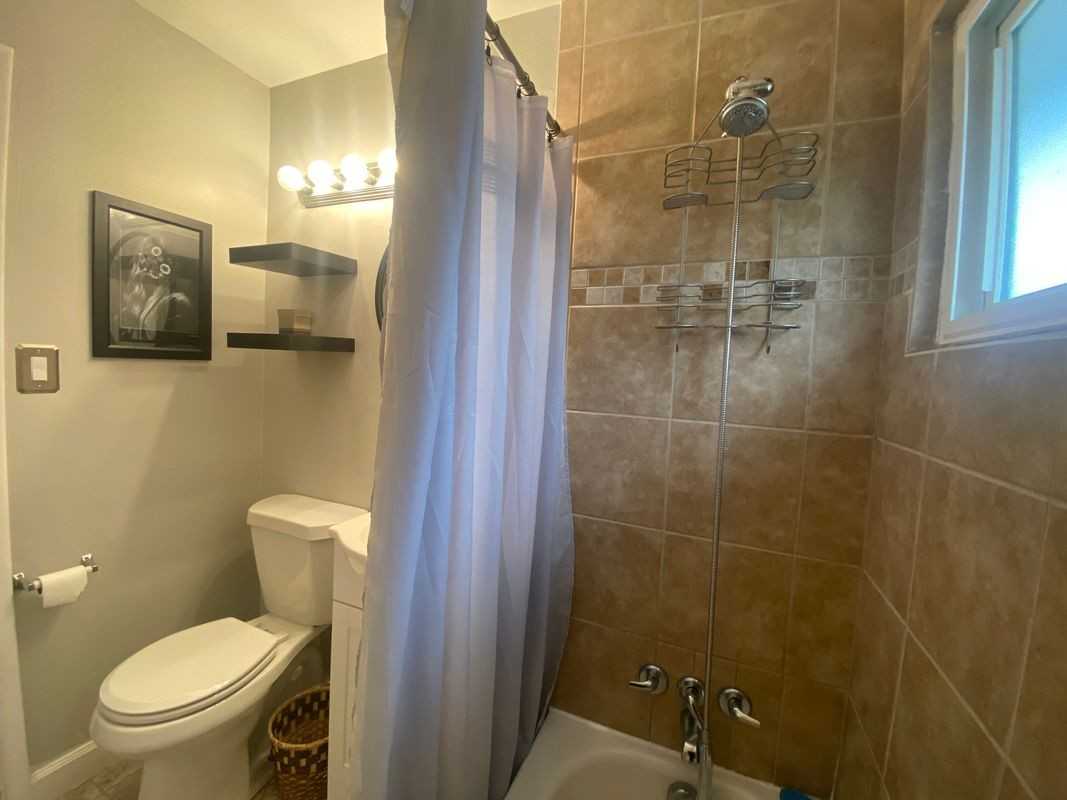 905 Moline St - Photo 5 of 6