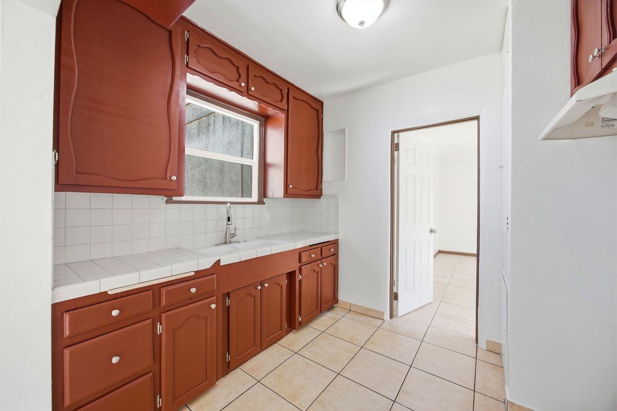 2565 Kansas Ave ##B - Photo 6 of 15