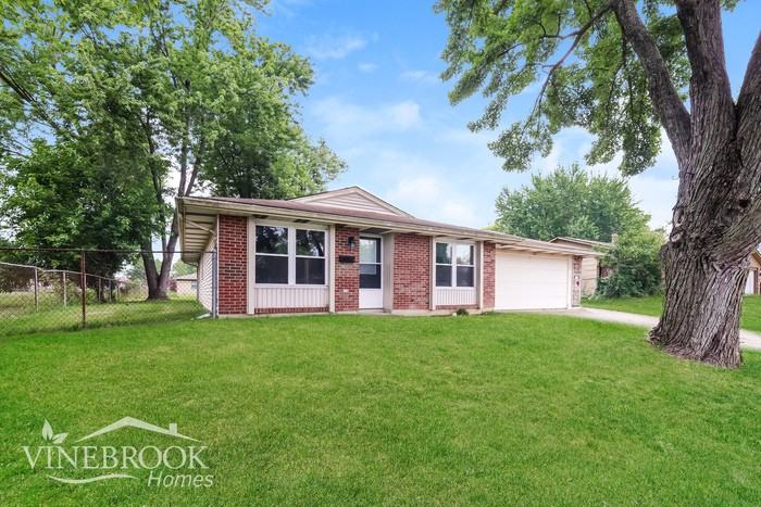 5011 Scothills Dr - Photo 2 of 15
