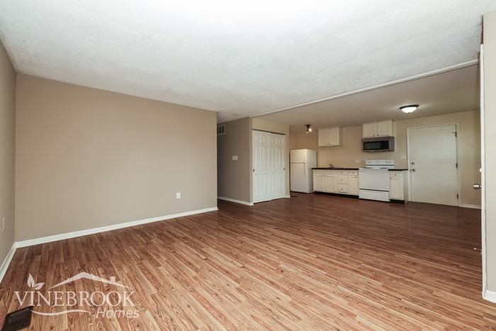 5011 Scothills Dr - Photo 3 of 15