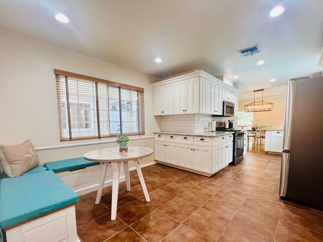 5309 Lockhurst Dr - Photo 3 of 18