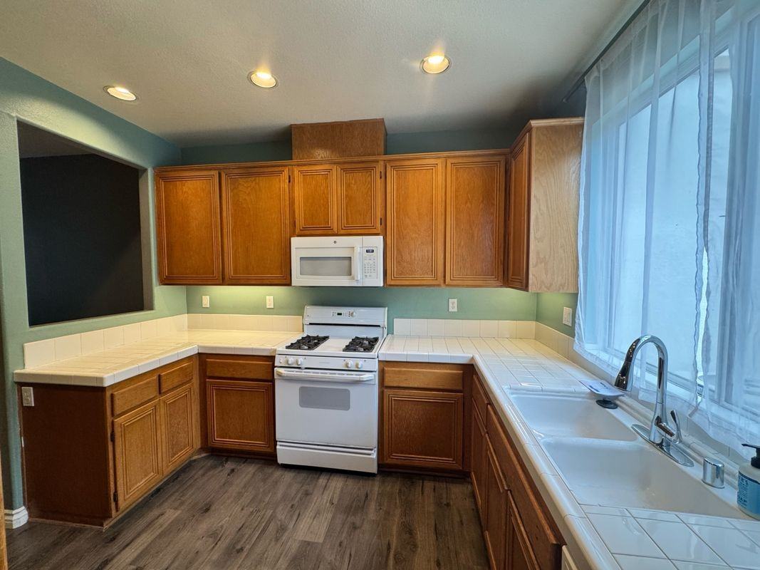 74 Seacountry Ln - Photo 3 of 23