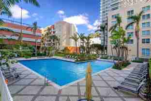 2000 N Bayshore Dr ##614 - Photo 1 of 1