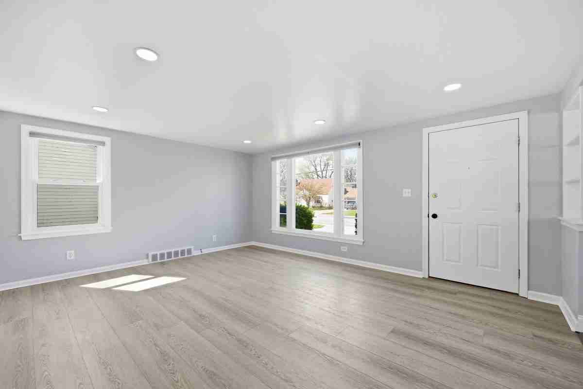 1257 Brighton Rd - Photo 5 of 27