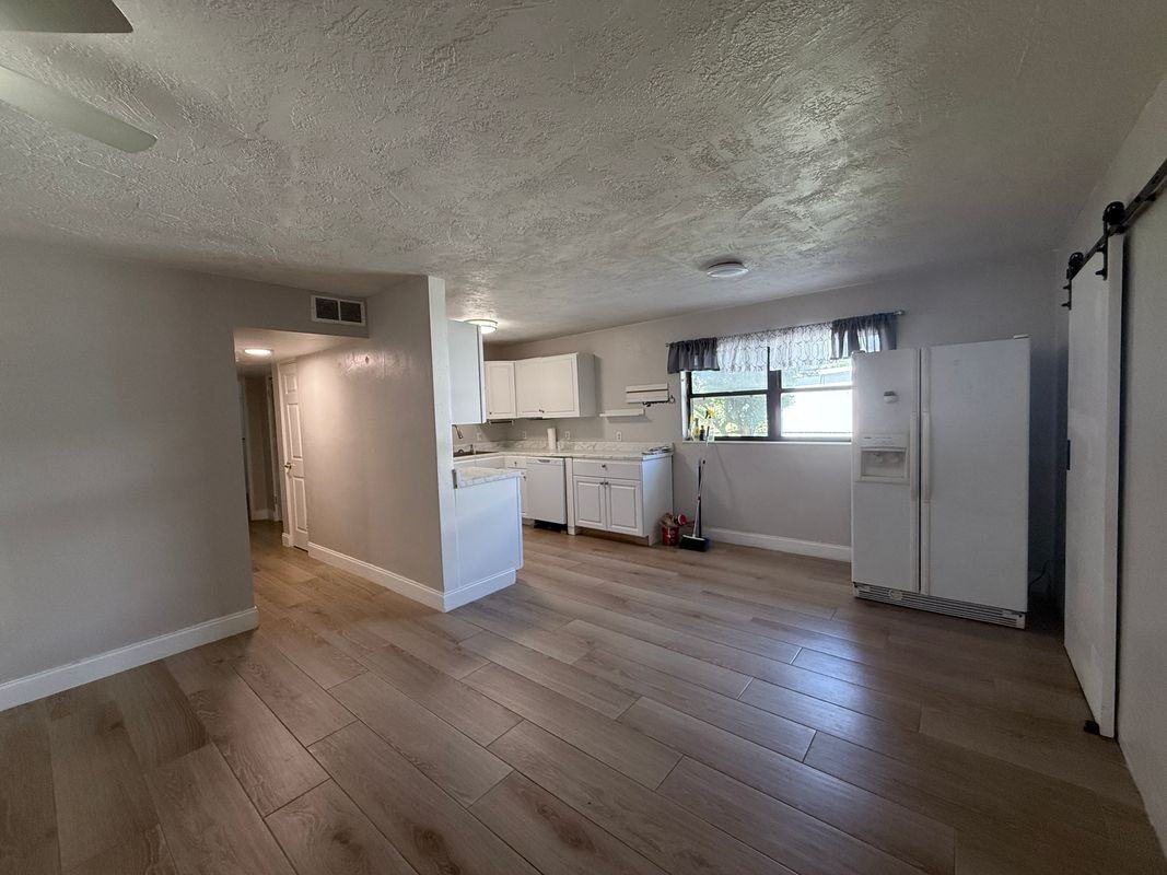 4050 Mount Sterling Ave - Photo 5 of 10