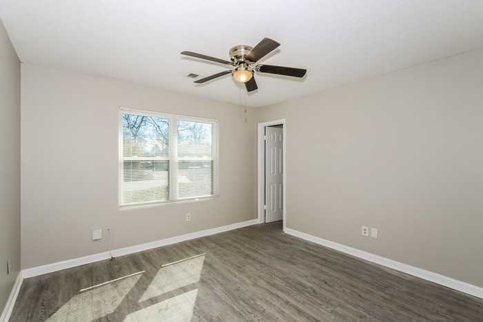 1910 Neptune Dr - Photo 6 of 11