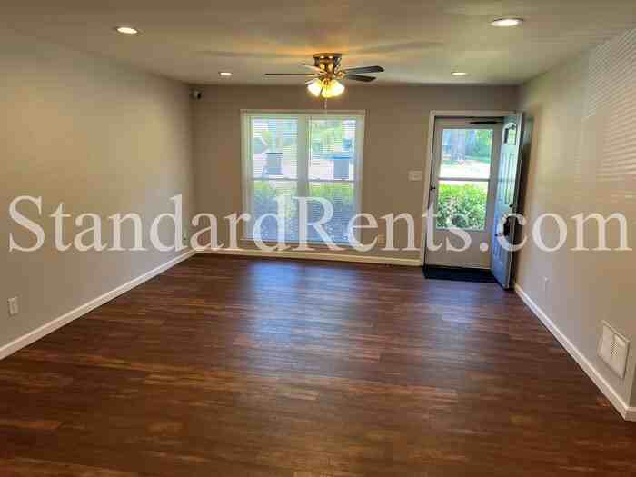 2344 Clarissa Dr Nw - Photo 3 of 16