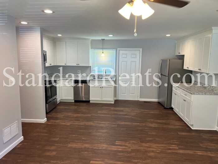 2344 Clarissa Dr Nw - Photo 4 of 16
