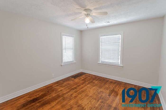 2321 Ne 25th St - Photo 6 of 22