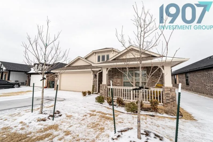 3015 Montane Dr - Photo 3 of 32