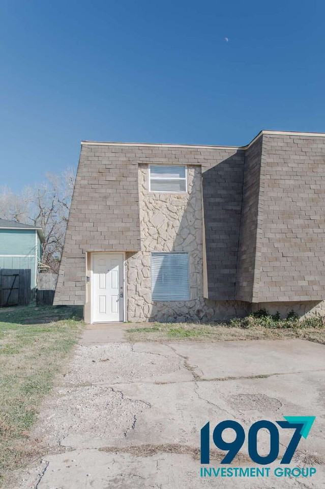 611 Sinclair Dr - Photo 3 of 21