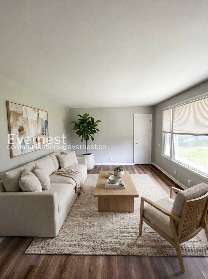 109 Shirley Dr - Photo 3 of 29