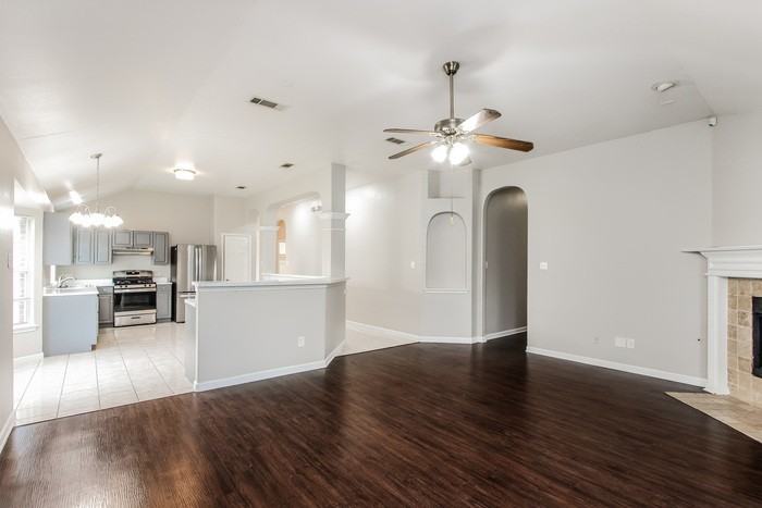 1618 Allen Dr - Photo 5 of 16