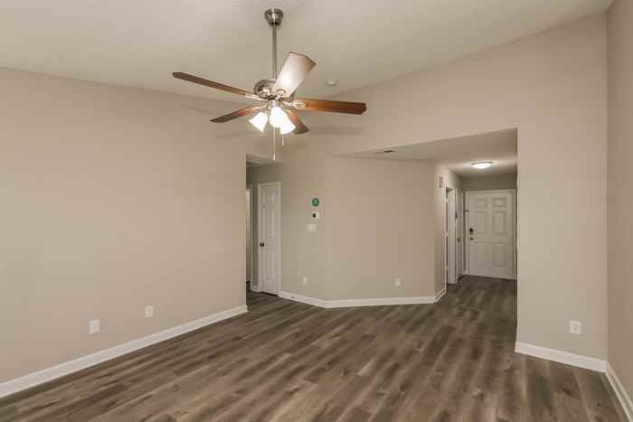 4936 Aldersbrook Dr - Photo 5 of 15