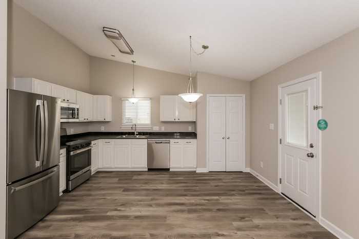4936 Aldersbrook Dr - Photo 6 of 15