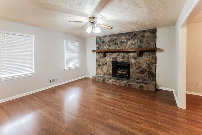 1205 Masters Ln - Photo 5 of 18