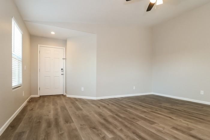 18619 W Lupine Ave - Photo 4 of 20