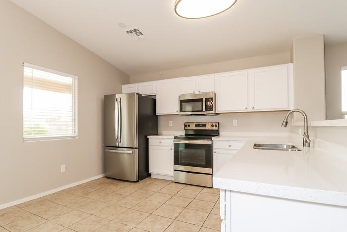 18619 W Lupine Ave - Photo 7 of 20