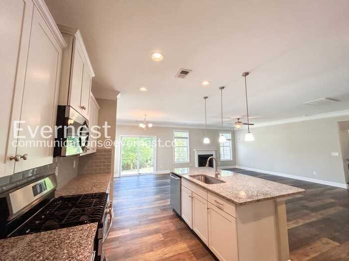 1025 Burton Point Ct - Photo 4 of 33